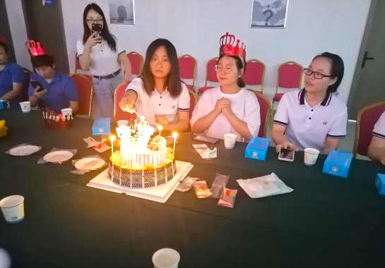 银娱优越会GEG护栏团建运动-员工生日会